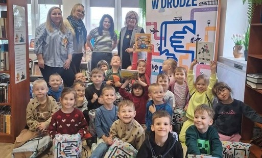osoby biorące udział w spotkaniu Mała książka w drodze